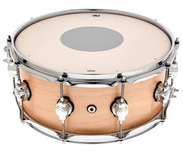 DW 14"x6" Design Satin Nat. Snare detail 5