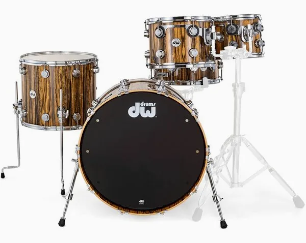 DW Exotic Lacq. over Royal Ebony detail 3