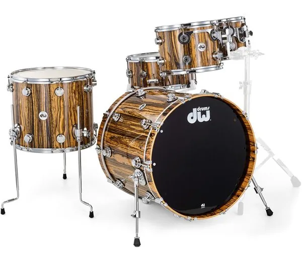 DW Exotic Lacq. over Royal Ebony detail 4