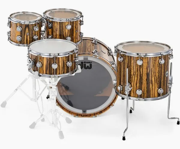 DW Exotic Lacq. over Royal Ebony detail 5