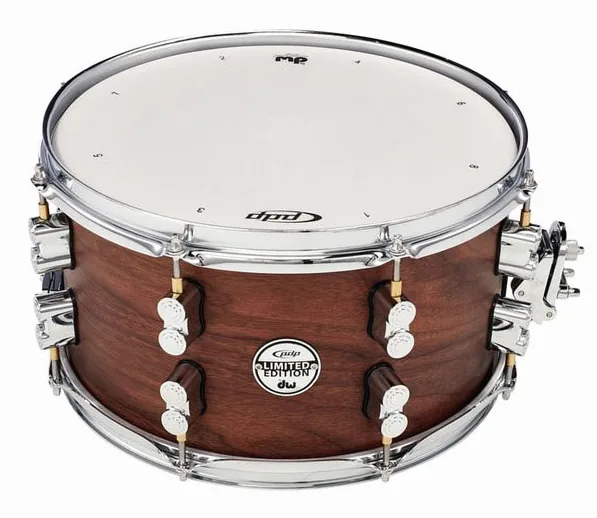 DW PDP 13"x07" Walnut Snare detail 2