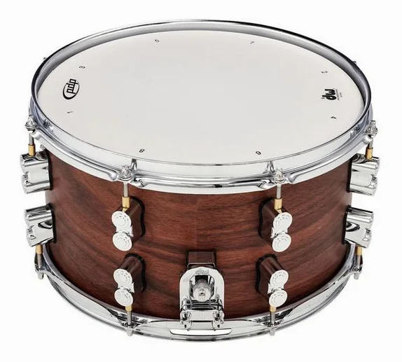 DW PDP 13"x07" Walnut Snare detail 3