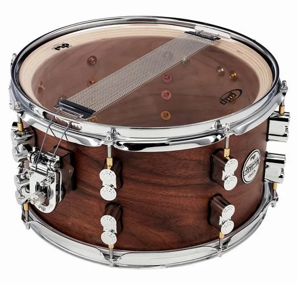DW PDP 13"x07" Walnut Snare detail 5