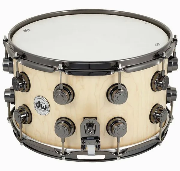 DW Satin Oil 14"x08" Snare BN detail 2