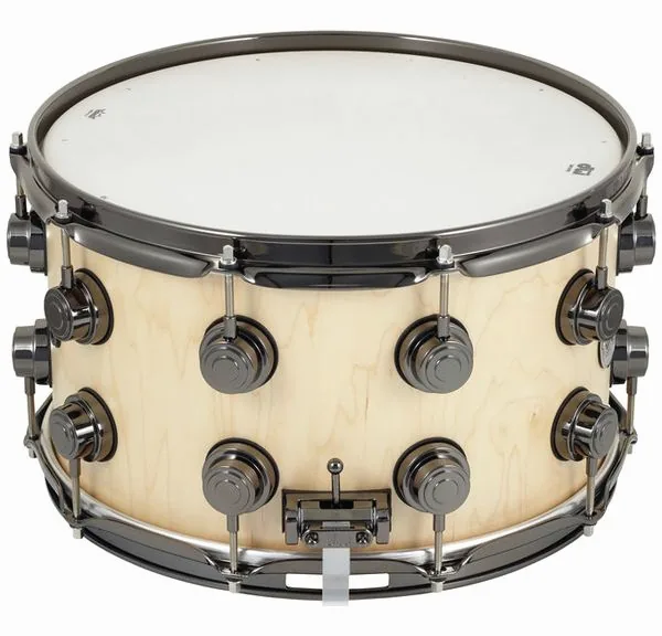 DW Satin Oil 14"x08" Snare BN detail 3