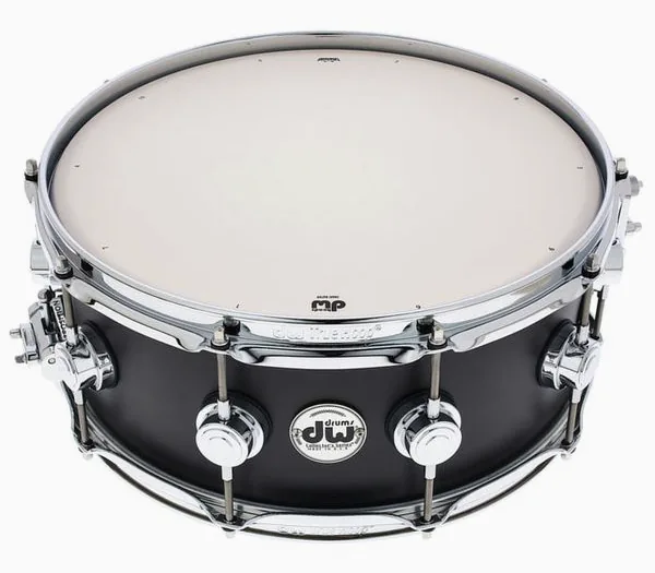 DW Satin Oil 14"x5,5 Ebony Snare detail 2