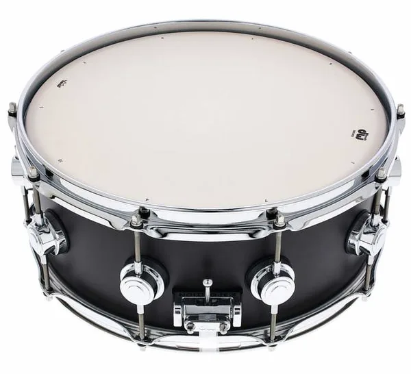 DW Satin Oil 14"x5,5 Ebony Snare detail 3