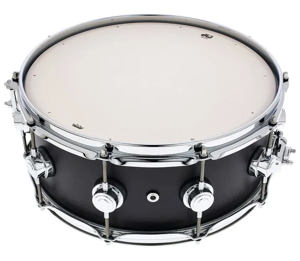 DW Satin Oil 14"x5,5 Ebony Snare detail 5