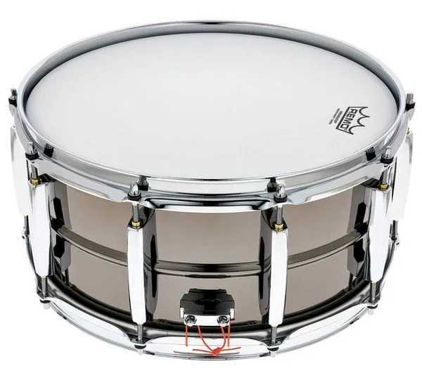 Pearl 14"x6,5" Sensitone Brass detail 3