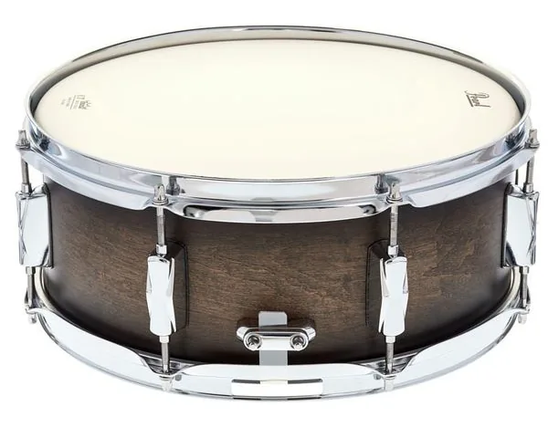 Pearl Decade Maple 14"x5,5" Snare BB detail 3