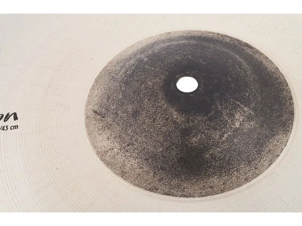 Sabian 17" HHX Evolution Crash detail 3
