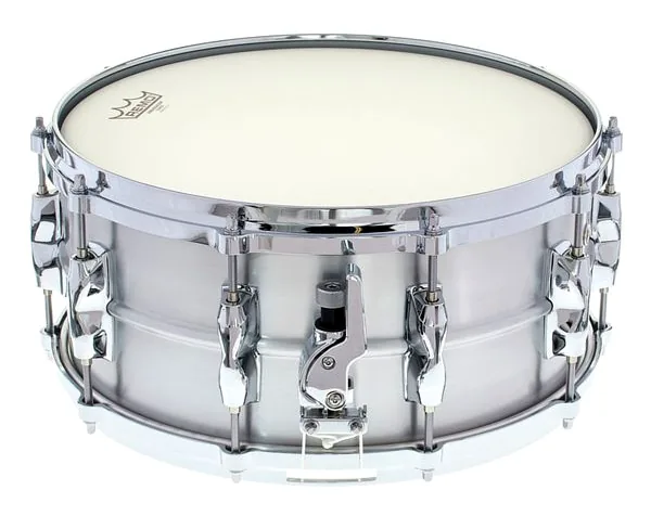 Yamaha 14"x6,5" Recording Custom Alu detail 2