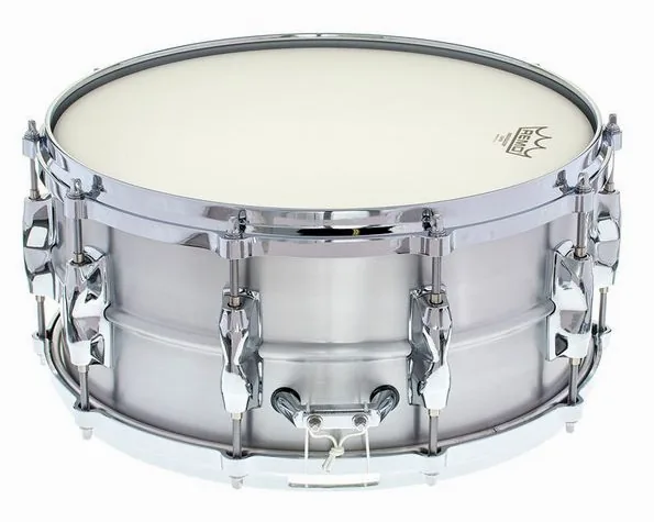 Yamaha 14"x6,5" Recording Custom Alu detail 3